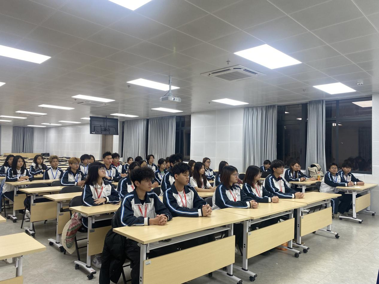 我校清远校区召开2025-2026学年秋季学期校学生会工作人员述职评议会-广州城建职业学院-团委网站